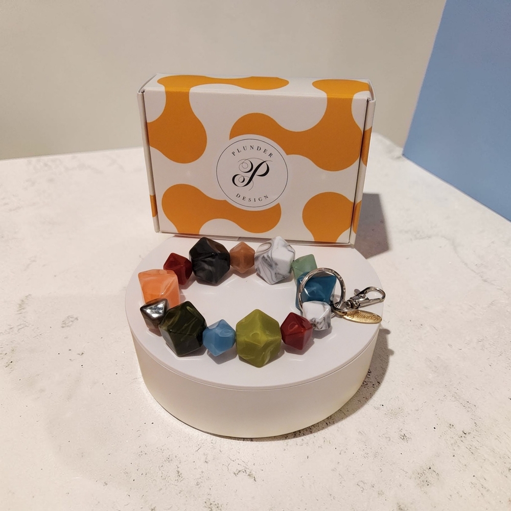 New Multicolor Geometric Bead Bracelet Keychain - Picture 2 of 2